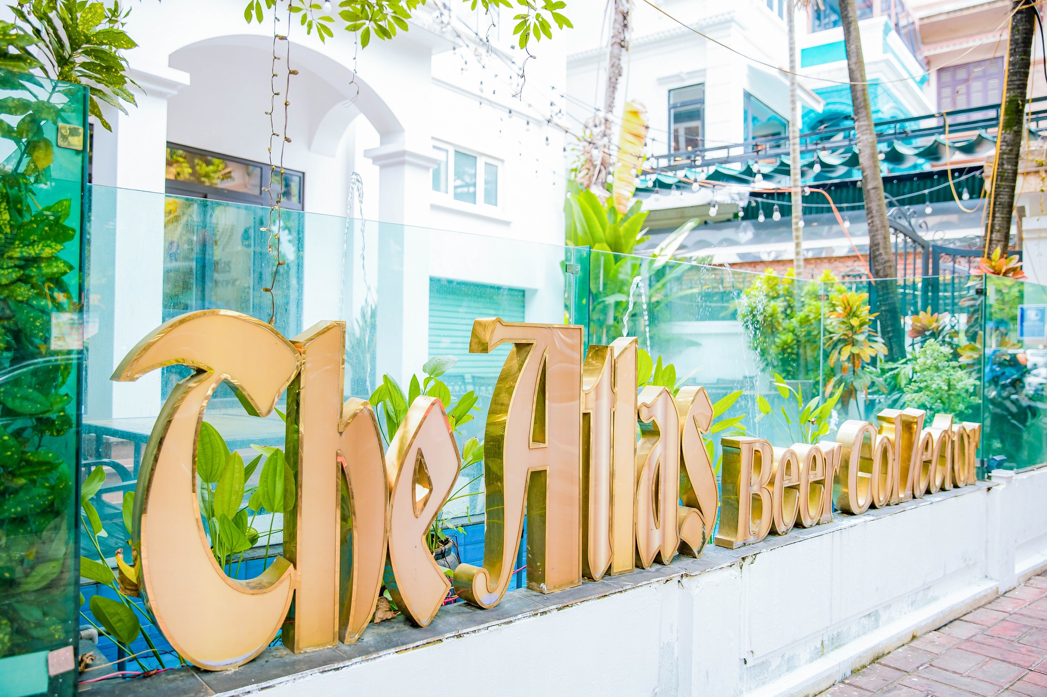 Mars Venus mini yacht